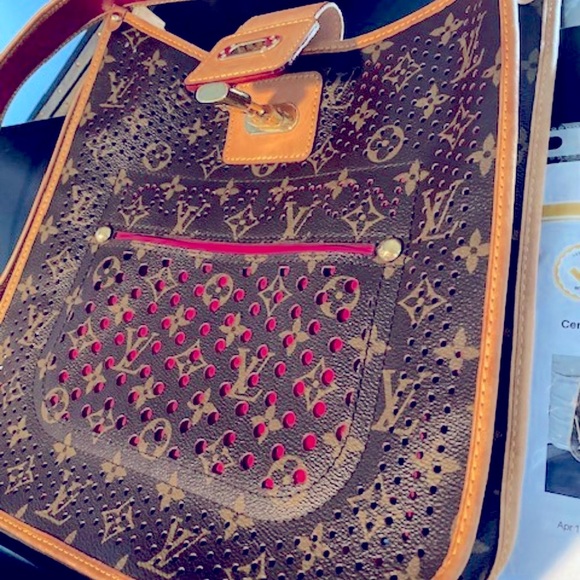 Louis Vuitton Perforated Musette Fuschia with DUSTBAG - Picture 6 of 15